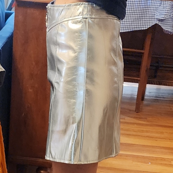 NWT Silver vegan leather miniskirt - Picture 8 of 9
